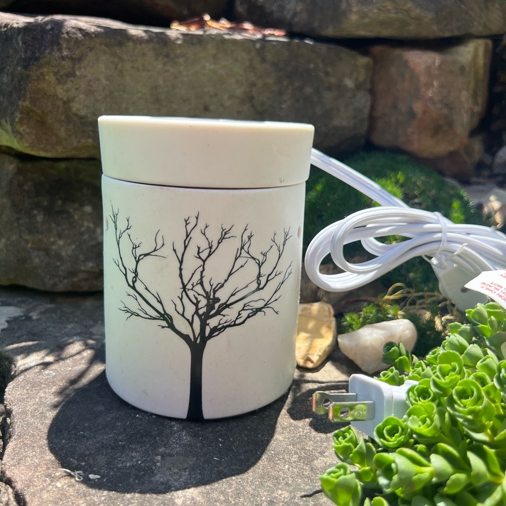 Scentsy Mandala Full-Size Warmer - Purple and White
